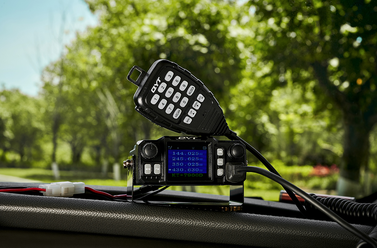 QYT mini 25w radio móvil cuádruple banda cuádruple espera KT-7900D